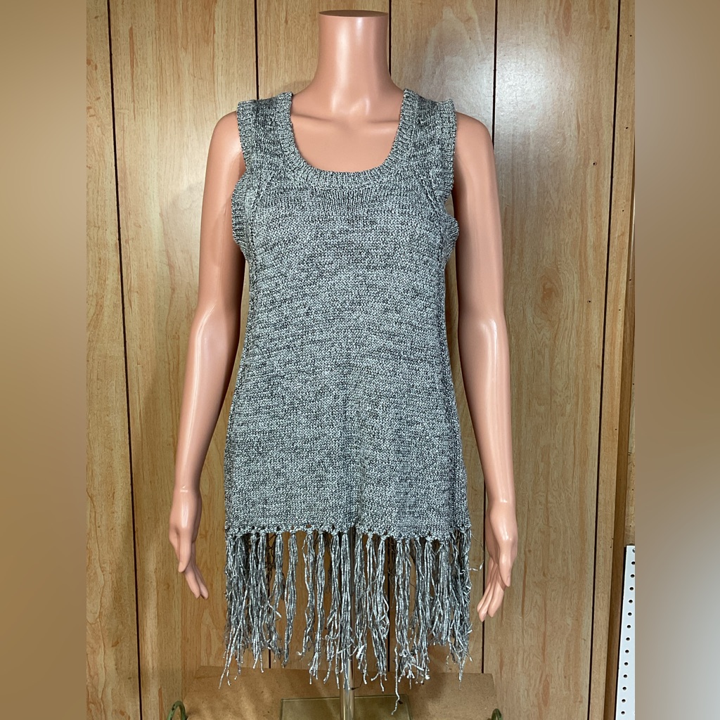 On The Road Gray Knit Fringe Tunic Sz - M